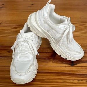 a new day women’s Indigo sneakers with memory foam size 5.5